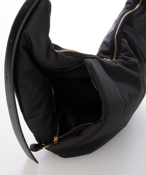 cache cache(カシュ カシュ)の「カシュカシュ cachecache / パテッドハンモックバッグ(ショルダーバッグ・レディース・ブラック/シルバー系その他・FREE)」の7枚目の写真