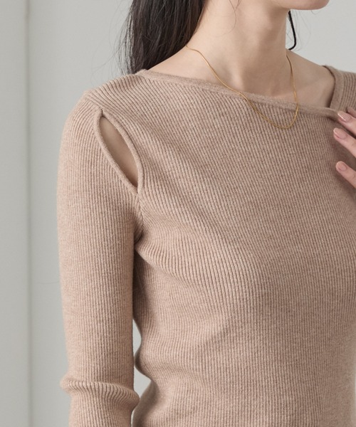 Cieluna（シエルナ）の「【Cieluna】アシンメトリーネックカットオフリブニットトップス（ニット/セーター・レディース・ネイビー/ベージュ/チャコールグレー/オフホワイト/ボルドー/ブラウン/ブラック・L/M）」の5枚目の写真