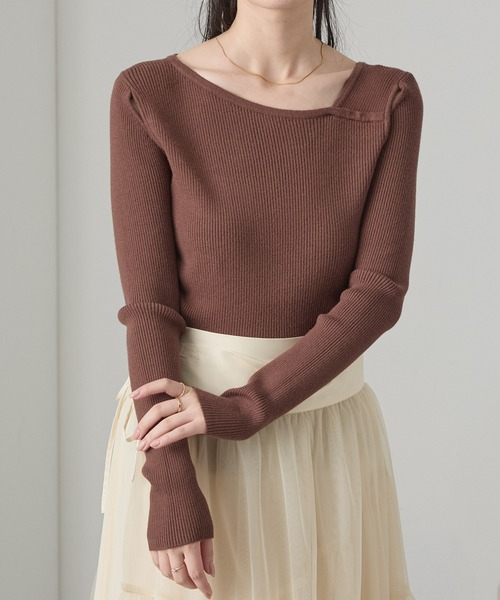 Cieluna（シエルナ）の「【Cieluna】アシンメトリーネックカットオフリブニットトップス（ニット/セーター・レディース・ネイビー/ベージュ/チャコールグレー/オフホワイト/ボルドー/ブラウン/ブラック・L/M）」の4枚目の写真