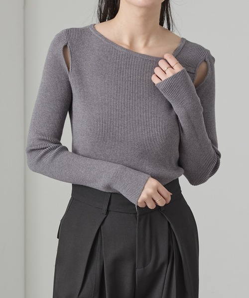 Cieluna（シエルナ）の「【Cieluna】アシンメトリーネックカットオフリブニットトップス（ニット/セーター・レディース・ネイビー/ベージュ/チャコールグレー/オフホワイト/ボルドー/ブラウン/ブラック・L/M）」の2枚目の写真