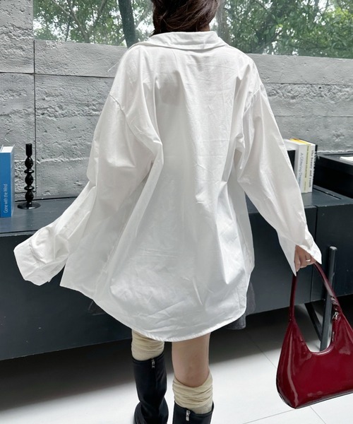 Ada.（エイダ）の「レギュラーカラー ベーシック オーバーサイズ シャツ（シャツ/ブラウス・レディース・イエロー/ホワイト/ライトブルー・FREE）」の7枚目の写真