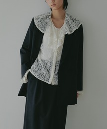 ラッフルブラウス