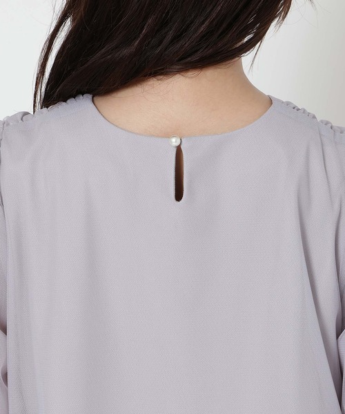 Rose Tiara(ローズティアラ)の「【手洗いOK】チュール重ねカットソー(Tシャツ/カットソー・レディース・ブラック/グレー・42/46/38)」の3枚目の写真