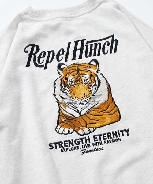 セール】限定展開 リラックスフィット デザイン刺繍 クルーネック