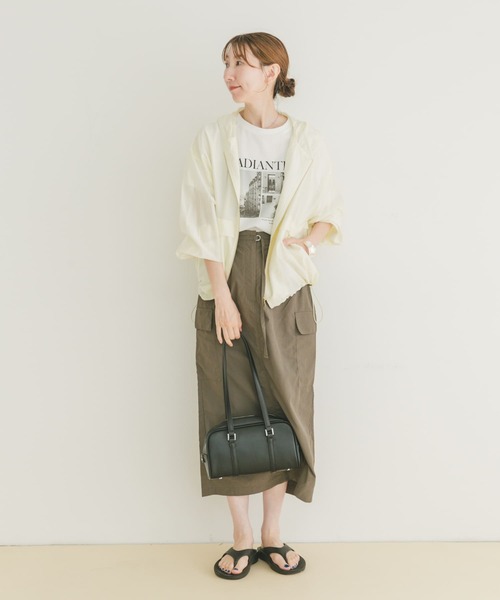 ITEMS URBANRESEARCH(アイテムズ アーバンリサーチ)の「シアーフードブルゾン(ブルゾン・レディース・カーキ/ブラック/オフホワイト・FREE)」の6枚目の写真