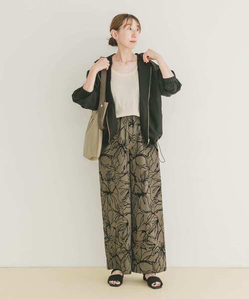 ITEMS URBANRESEARCH(アイテムズ アーバンリサーチ)の「シアーフードブルゾン(ブルゾン・レディース・カーキ/ブラック/オフホワイト・FREE)」の12枚目の写真