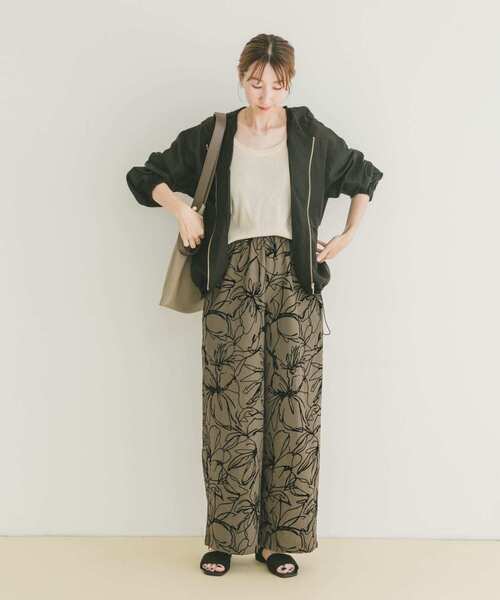 ITEMS URBANRESEARCH(アイテムズ アーバンリサーチ)の「シアーフードブルゾン(ブルゾン・レディース・カーキ/ブラック/オフホワイト・FREE)」の13枚目の写真