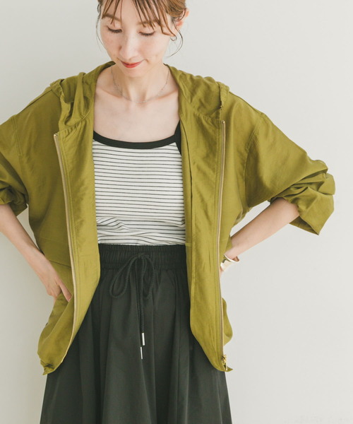 ITEMS URBANRESEARCH(アイテムズ アーバンリサーチ)の「シアーフードブルゾン(ブルゾン・レディース・カーキ/ブラック/オフホワイト・FREE)」の17枚目の写真