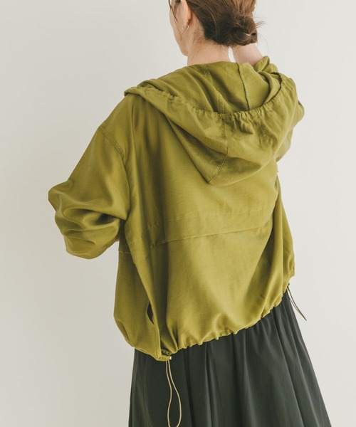 ITEMS URBANRESEARCH(アイテムズ アーバンリサーチ)の「シアーフードブルゾン(ブルゾン・レディース・カーキ/ブラック/オフホワイト・FREE)」の21枚目の写真