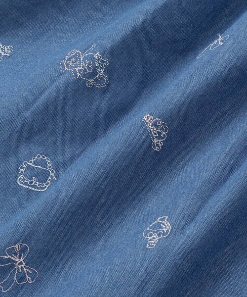 SLAP SLIP（スラップスリップ）の「刺しゅう総柄襟付きデニムワンピース(80~130cm)（ワンピース・キッズ・ブルー系その他/ブルー系その他2・80ｃｍ/100cm/110cm/90cm/120cm/130cm）」の4枚目の写真