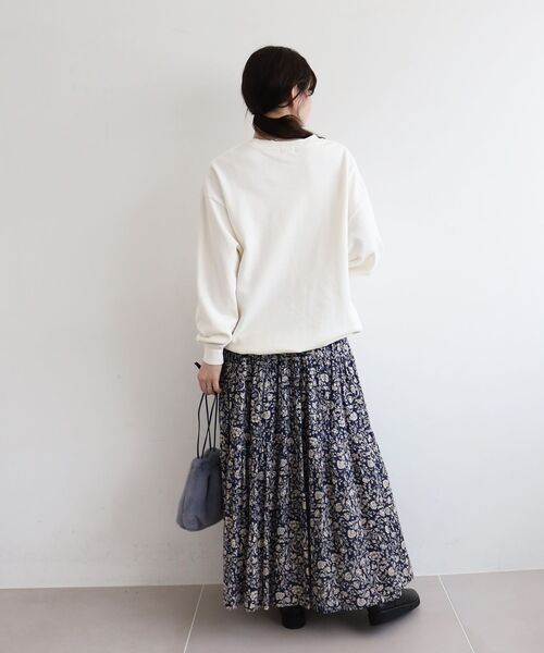 le.coeur blanc（ルクールブラン）の「ヴィンテージロゴスウェットプルオーバー（スウェット・レディース・ライトベージュ/チャコールグレー・38）」の13枚目の写真