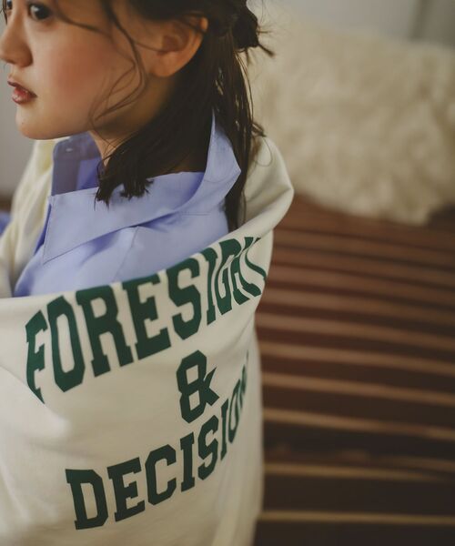 le.coeur blanc（ルクールブラン）の「ヴィンテージロゴスウェットプルオーバー（スウェット・レディース・ライトベージュ/チャコールグレー・38）」の22枚目の写真