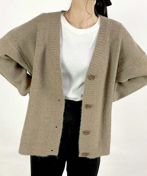 CLOTHY(クロシィ)の「【ゆったり羽織れる定番のざっくりニット!】オーバーサイズカーディガン(カーディガン/ボレロ・レディース・モカ/ベージュ・MEDIUM)」の8枚目の写真
