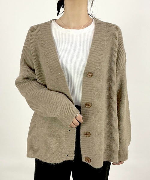 CLOTHY(クロシィ)の「【ゆったり羽織れる定番のざっくりニット!】オーバーサイズカーディガン(カーディガン/ボレロ・レディース・モカ/ベージュ・MEDIUM)」の10枚目の写真