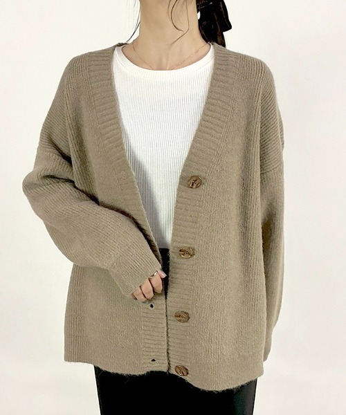 CLOTHY(クロシィ)の「【ゆったり羽織れる定番のざっくりニット!】オーバーサイズカーディガン(カーディガン/ボレロ・レディース・モカ/ベージュ・MEDIUM)」の11枚目の写真