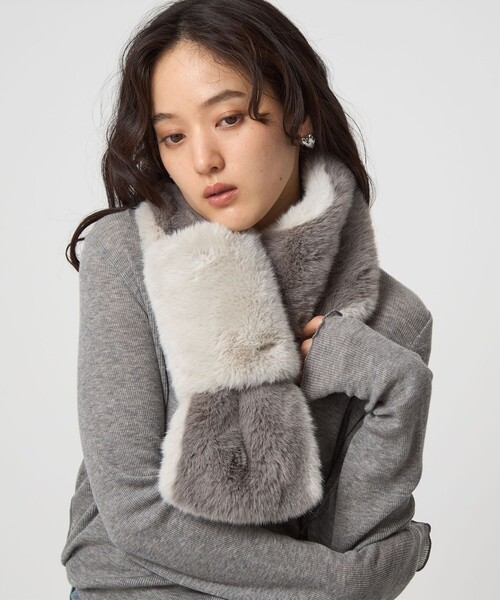 FOXEY♡リバーシブル マフラー グレー ホワイト FOXEY♡リバーシブル マフラー グレー ホワイト