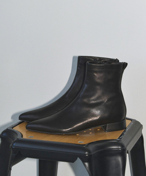 GRISE（グリーズ）の「GRISEレザーポインテッドソフトフィットショートブーツ（ブーツ・レディース・ブラック/ブラウン/ウッド・LARGE/SMALL/MEDIUM/X-LARGE）」の11枚目の写真