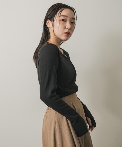 SENSE OF PLACE by URBAN RESEARCH（センスオブプレイスバイアーバンリサーチ）の「アシンメトリーリブコンパクトトップ（Tシャツ/カットソー・レディース・オフホワイト/ブラック/キャメル・ONE）」の6枚目の写真