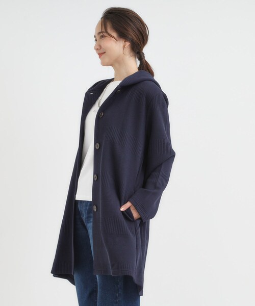 SHOO・LA・RUE（シューラルー）の「【高レビュー/春まで着られる】体型をカバーしながらスマートに魅せる ラインジャカードコーディガン（カーディガン/ボレロ・レディース・ネイビー/グレー系その他/ライトベージュ/オリーブ・01/02/03/04）」の10枚目の写真