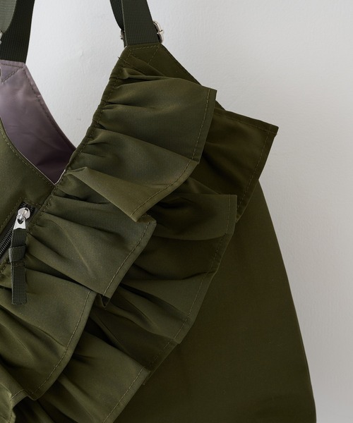 MAGASIN DE MODE Chou Chou(マガジンデモードシュシュ)の「【MAGASIN DE MODE Chou Chou】e.e.p フリルVカットトート SNBD(トートバッグ・レディース・ベージュ/ブラック/アイボリー/カーキ・FREE)」の11枚目の写真