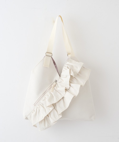 MAGASIN DE MODE Chou Chou(マガジンデモードシュシュ)の「【MAGASIN DE MODE Chou Chou】e.e.p フリルVカットトート SNBD(トートバッグ・レディース・ベージュ/ブラック/アイボリー/カーキ・FREE)」の13枚目の写真