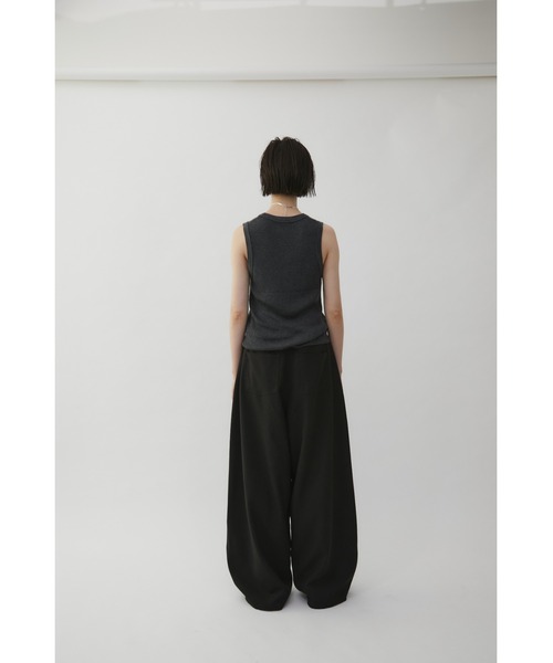 VION(ヴィオン)の「ベーシックリブニットタンクトップ / Basic Rib Knit Tanktop(タンクトップ・レディース・グレー/ブラック/ブラウン・FREE)」の6枚目の写真