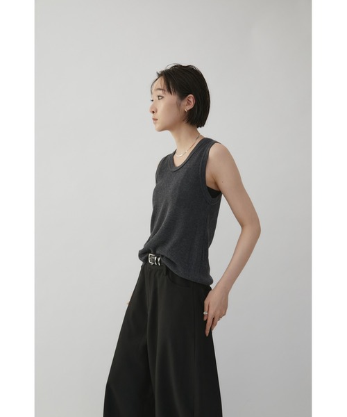 VION(ヴィオン)の「ベーシックリブニットタンクトップ / Basic Rib Knit Tanktop(タンクトップ・レディース・グレー/ブラック/ブラウン・FREE)」の8枚目の写真