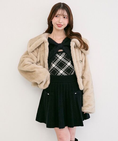 MAJESTIC LEGON（マジェスティックレゴン）の「キラキラボタンプリーツニットスカート（スカート・レディース・アイボリー/ブラック/ベージュ/グレー・MEDIUM）」の3枚目の写真