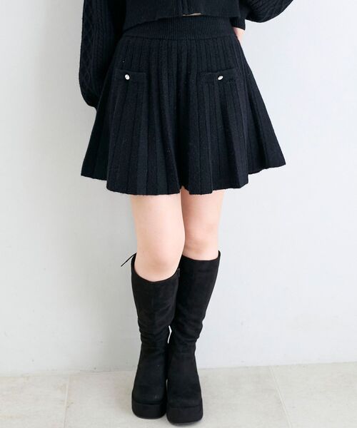 MAJESTIC LEGON（マジェスティックレゴン）の「キラキラボタンプリーツニットスカート（スカート・レディース・アイボリー/ブラック/ベージュ/グレー・MEDIUM）」の5枚目の写真