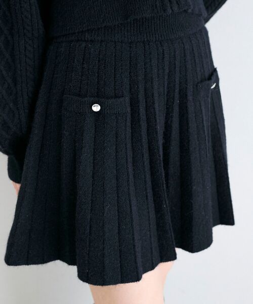 MAJESTIC LEGON（マジェスティックレゴン）の「キラキラボタンプリーツニットスカート（スカート・レディース・アイボリー/ブラック/ベージュ/グレー・MEDIUM）」の8枚目の写真