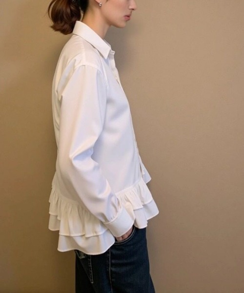 cammie(キャミー)の「裾フリルシャツ(シャツ/ブラウス・レディース・ホワイト・M/L)」の5枚目の写真