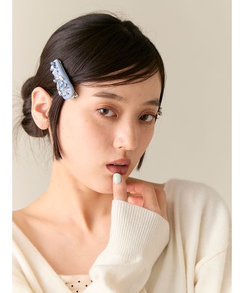 LILY BROWN(リリーブラウン)の「Lilywingビジューヘアピンセット(ヘアピン・レディース・ブルー/アイボリー/ブラック・F)」の17枚目の写真
