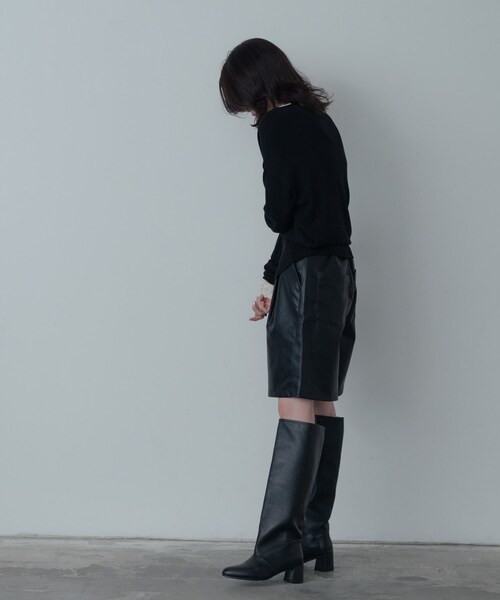 GALLEST(ギャレスト)の「レザー調ハーフパンツ(その他パンツ・レディース・ブラック・38)」の4枚目の写真