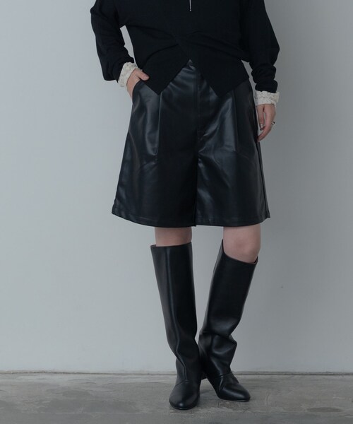 GALLEST(ギャレスト)の「レザー調ハーフパンツ(その他パンツ・レディース・ブラック・38)」の5枚目の写真