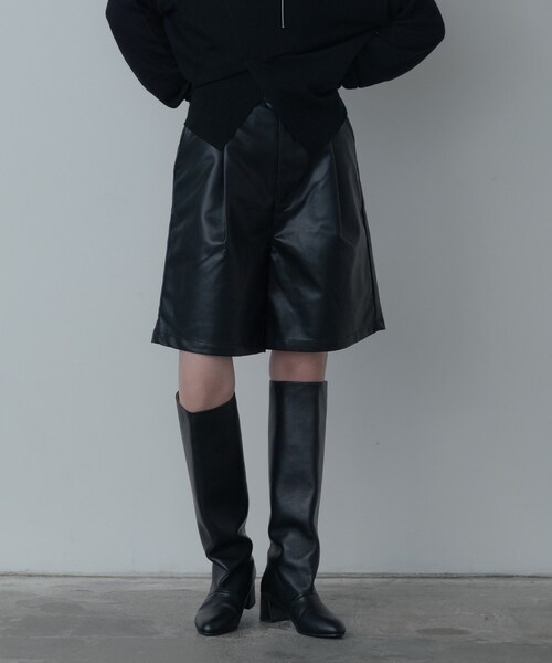 GALLEST(ギャレスト)の「レザー調ハーフパンツ(その他パンツ・レディース・ブラック・38)」の6枚目の写真