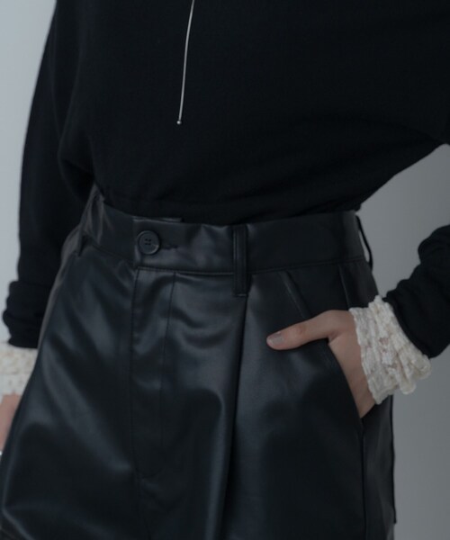 GALLEST(ギャレスト)の「レザー調ハーフパンツ(その他パンツ・レディース・ブラック・38)」の9枚目の写真