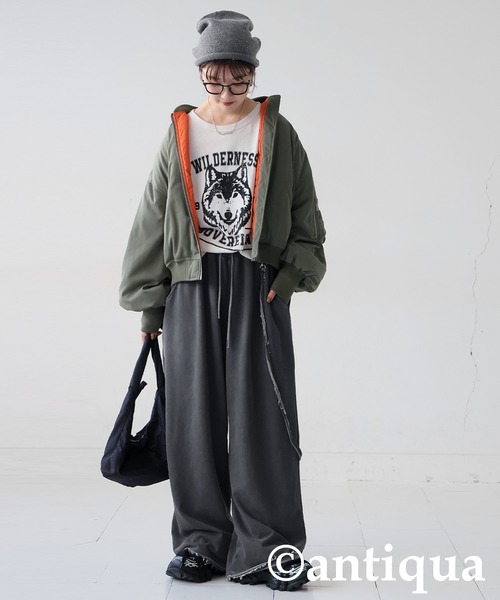 antiqua(アンティカ)の「切りっぱなし 裏毛 ワイドパンツ(スウェットパンツ・レディース・チャコールグレー/グレー・ONESIZE)」の3枚目の写真