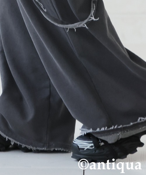 antiqua(アンティカ)の「切りっぱなし 裏毛 ワイドパンツ(スウェットパンツ・レディース・チャコールグレー/グレー・ONESIZE)」の7枚目の写真