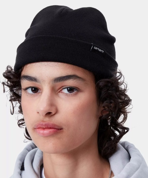 Carhartt WIP（カーハートダブリューアイピー）の「Carhartt WIP SCRIPTER BEANIE（カーハートワークインプログレス スクリプター ビーニー）（ニットキャップ/ビーニー・メンズ・グリーン系/ブラック・ONE SIZE）」の2枚目の写真