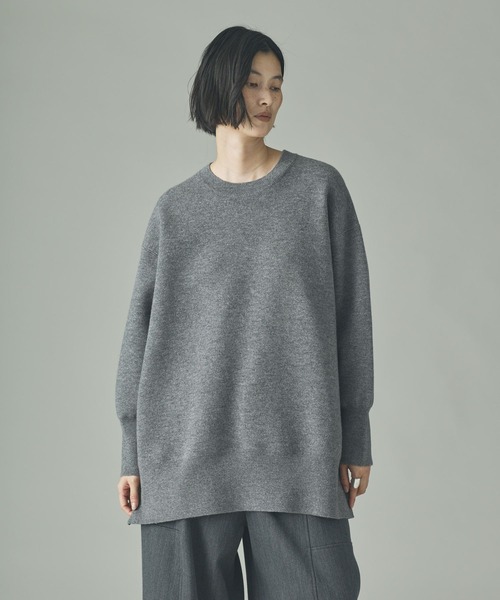 Curensology(カレンソロジー)の「Curensology(カレンソロジー)/ダブルフェイスロングニットプルオーバー(ニット/セーター・レディース・グレー/ライトベージュ・FREE)」の2枚目の写真