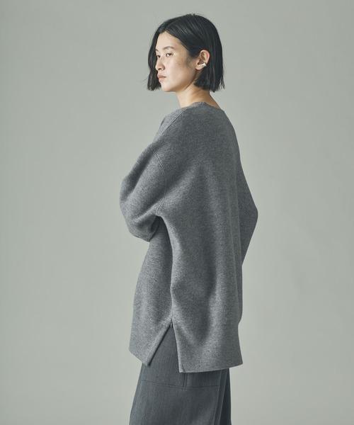Curensology(カレンソロジー)の「Curensology(カレンソロジー)/ダブルフェイスロングニットプルオーバー(ニット/セーター・レディース・グレー/ライトベージュ・FREE)」の10枚目の写真