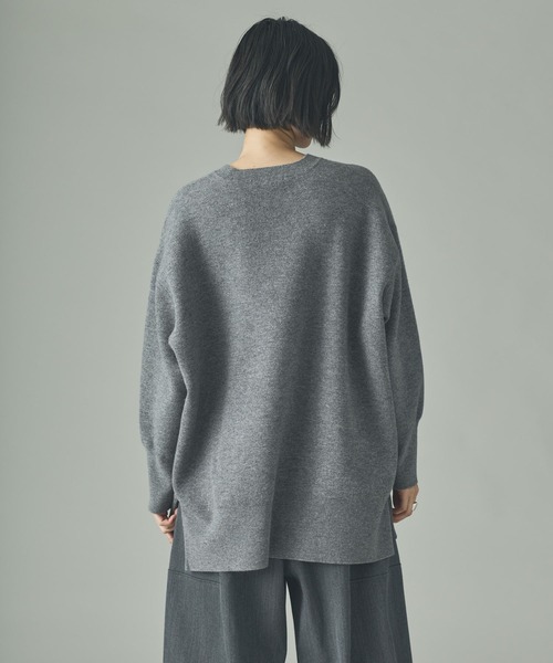 Curensology(カレンソロジー)の「Curensology(カレンソロジー)/ダブルフェイスロングニットプルオーバー(ニット/セーター・レディース・グレー/ライトベージュ・FREE)」の11枚目の写真