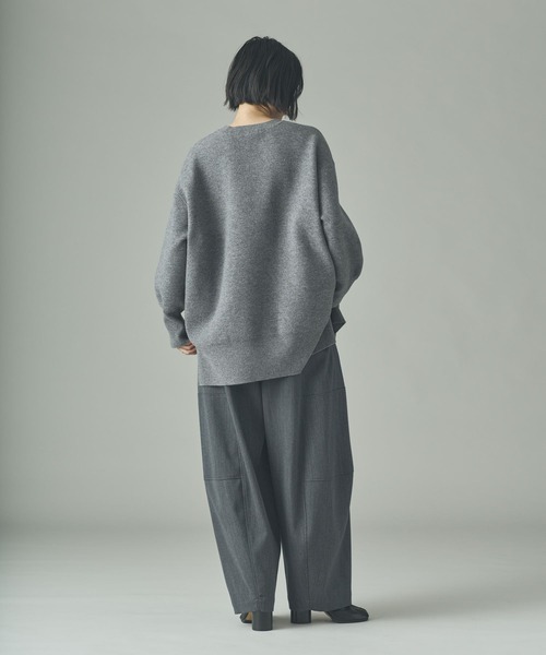 Curensology(カレンソロジー)の「Curensology(カレンソロジー)/ダブルフェイスロングニットプルオーバー(ニット/セーター・レディース・グレー/ライトベージュ・FREE)」の15枚目の写真