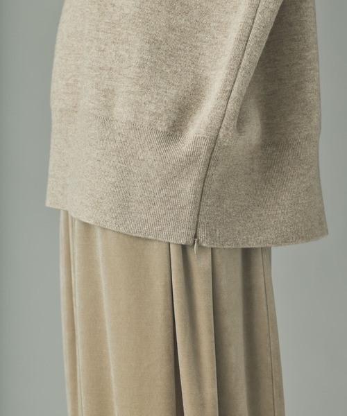 Curensology(カレンソロジー)の「Curensology(カレンソロジー)/ダブルフェイスロングニットプルオーバー(ニット/セーター・レディース・グレー/ライトベージュ・FREE)」の19枚目の写真