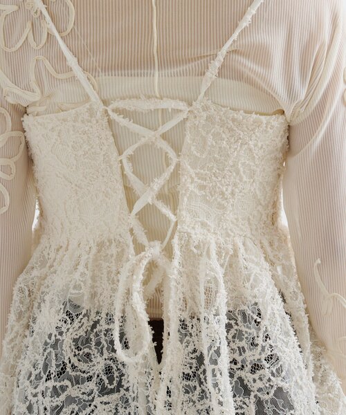 Kastane（カスタネ）の「フェザーライクレースビスチェ（キャミソール・レディース・アイボリー/ブラック・FREE）」の5枚目の写真