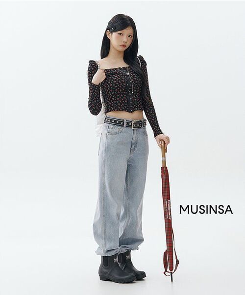 RONRON(ロンロン)の「SIDE LINE STRAIGHT DENIM LIGHT BLUE(デニムパンツ・レディース・その他・SMALL/MEDIUM)」の4枚目の写真