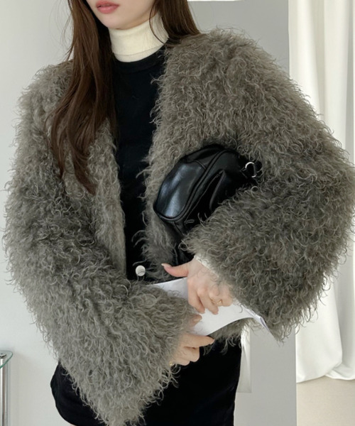 Ada.（エイダ）の「シャギーフェイクファージャケット（カーディガン/ボレロ・レディース・ブラック/グレイッシュベージュ/ベージュ/ブラウン・FREE）」の11枚目の写真