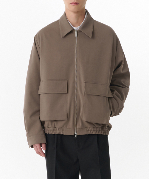 MUSINSA STANDARD（ムシンサスタンダード）の「ミニマルフライトジャケット [ライトブラウン]（ブルゾン・メンズ・その他・MEDIUM/LARGE/X-LARGE/XX-LARGE）」の8枚目の写真