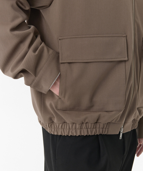 MUSINSA STANDARD（ムシンサスタンダード）の「ミニマルフライトジャケット [ライトブラウン]（ブルゾン・メンズ・その他・MEDIUM/LARGE/X-LARGE/XX-LARGE）」の4枚目の写真