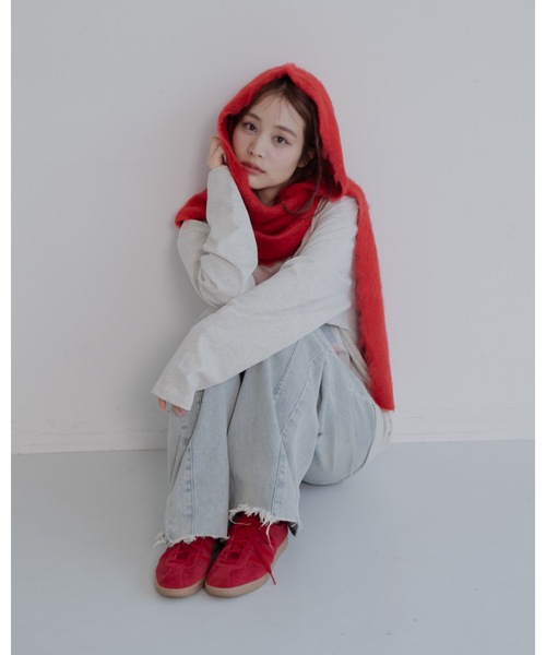 JUMELLE（ジュメロ）の「モヘアフードマフラー（マフラー・レディース・レッド/チャコール/クリーム・MEDIUM）」の10枚目の写真